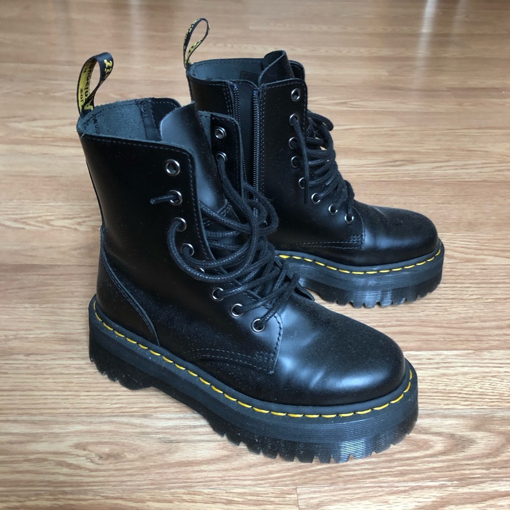NWOT Dr. Martens Jadon black boots 6